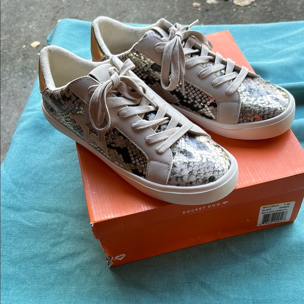 Rocket Dog Women's Snake Print Sneakers